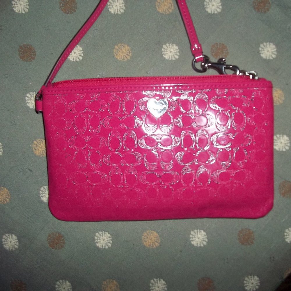 NWOT HOT PINK PATENT LEATHER COACH WRISTLET!